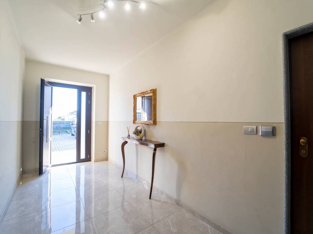 Appartamento a Carmagnola in Via Bartolomeo Ronco, 5 - Foto 2
