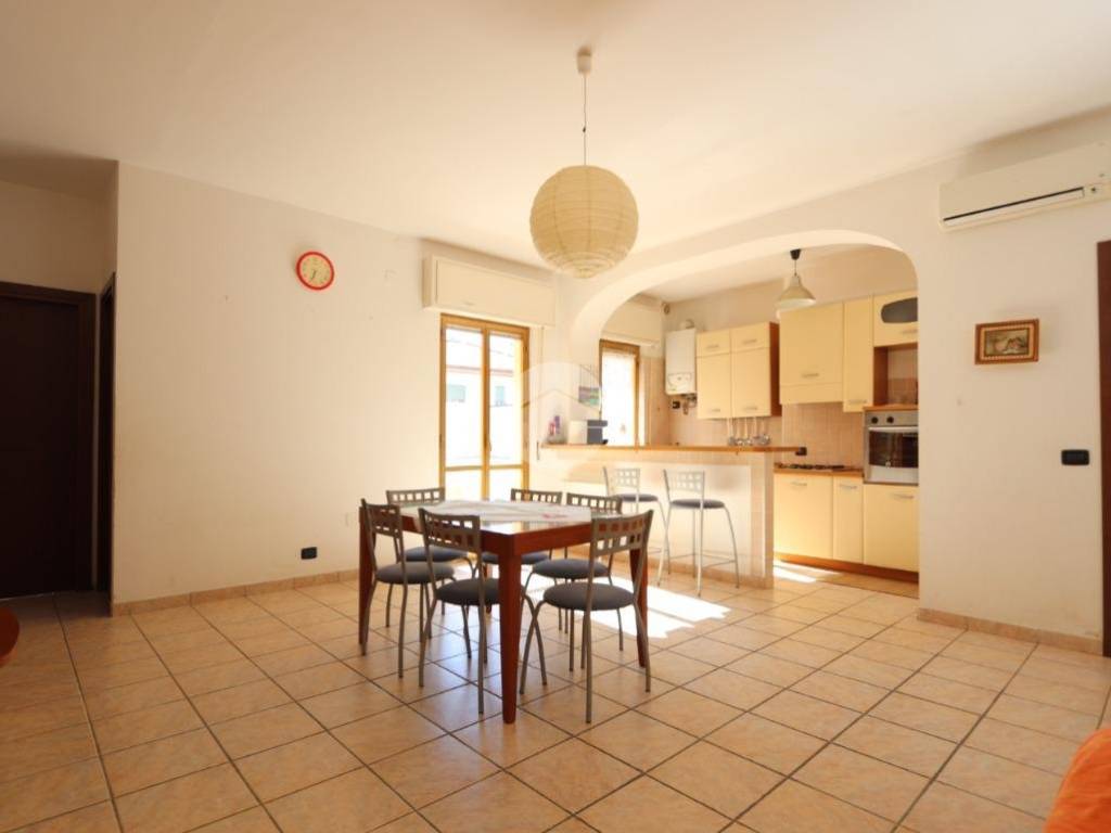 Appartamento a Alba adriatica in Via Versilia, 10 - Foto 3