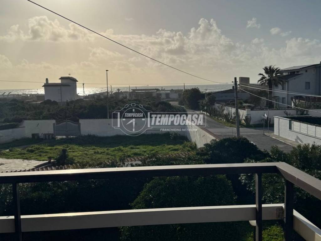 Villa a Fiumicino in Via Giuseppe Cenni, 24 - Foto 2