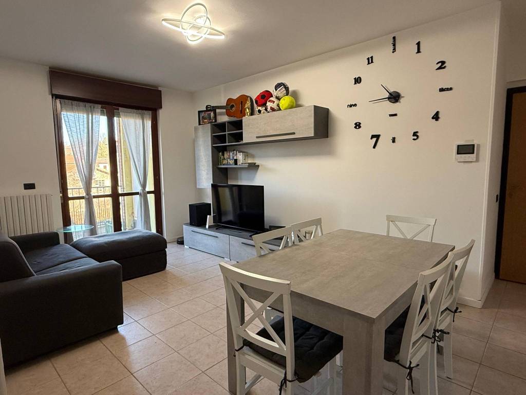Appartamento a Azzate in Via Colli Renato - Foto 3