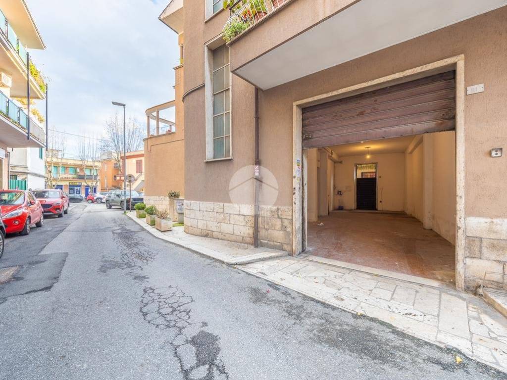 Immobile a Guidonia montecelio in Via Enrico Pezzi, 11 - Foto 4