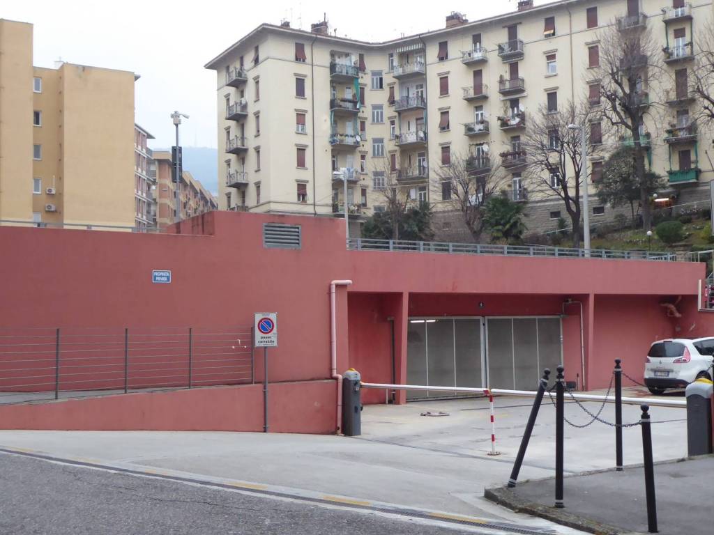 Box / garage a Trieste in Via di Cologna, 24 - Foto 3