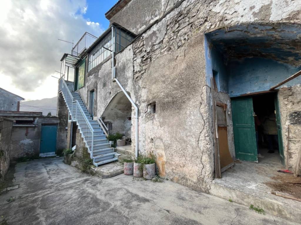 Appartamento a Cava de' tirreni in Via Nicola Salsano - Foto 2