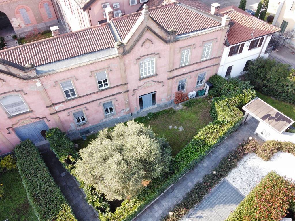 Appartamento a Bareggio in Via Don Antonio Villa, 29 - Foto 2