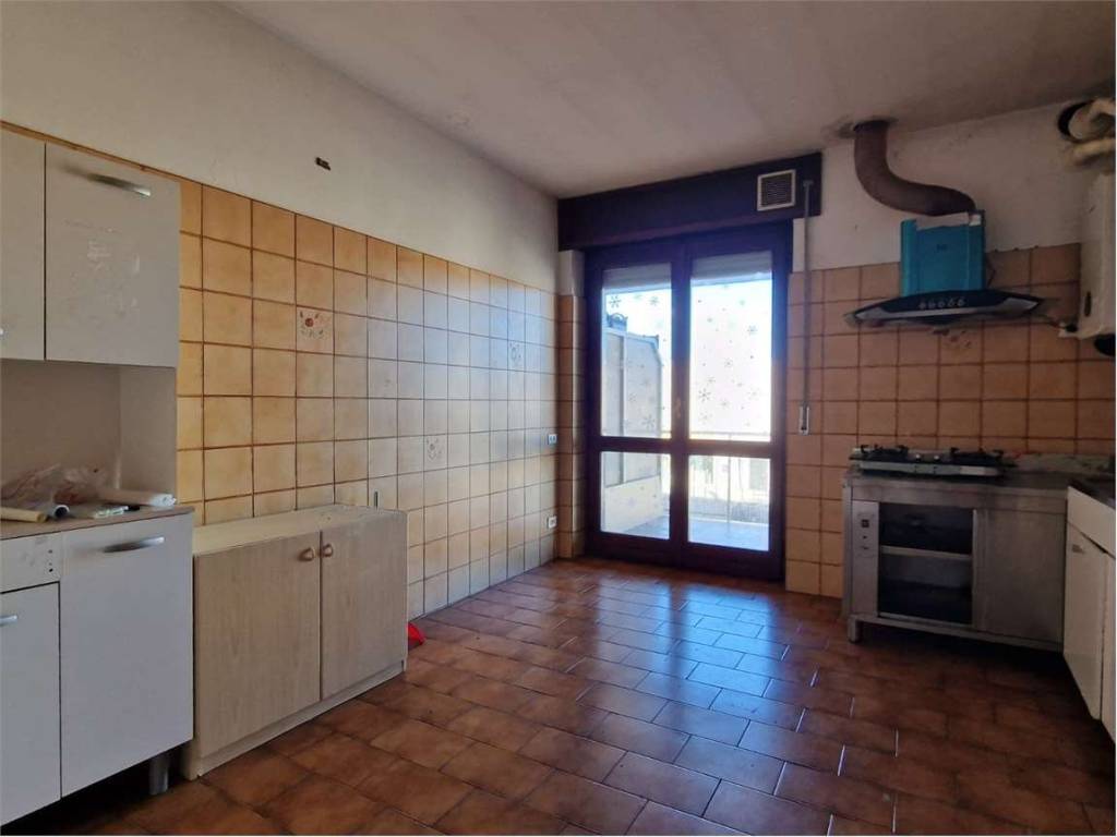 Appartamento a Borgomanero in VIA GIACOMO MATTEOTTI - Foto 2