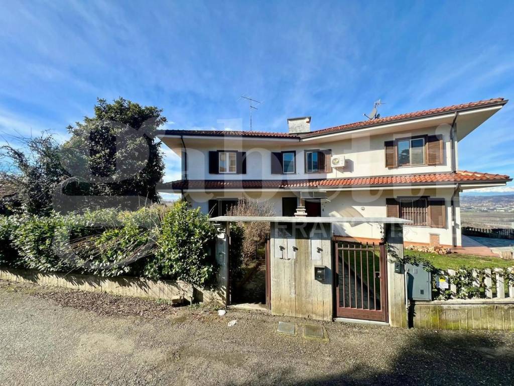 Casa indipendente a Verduno in Via Capitano Laneri - Foto 2