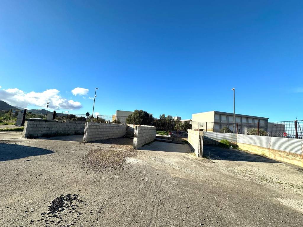 Terreno a Capoterra in Via Trexenta - Foto 2