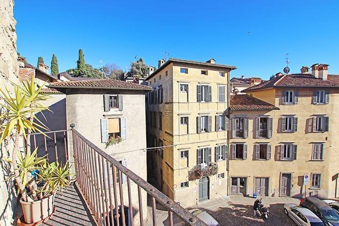 Appartamento a Bergamo in piazza mercato del fieno - Foto 2