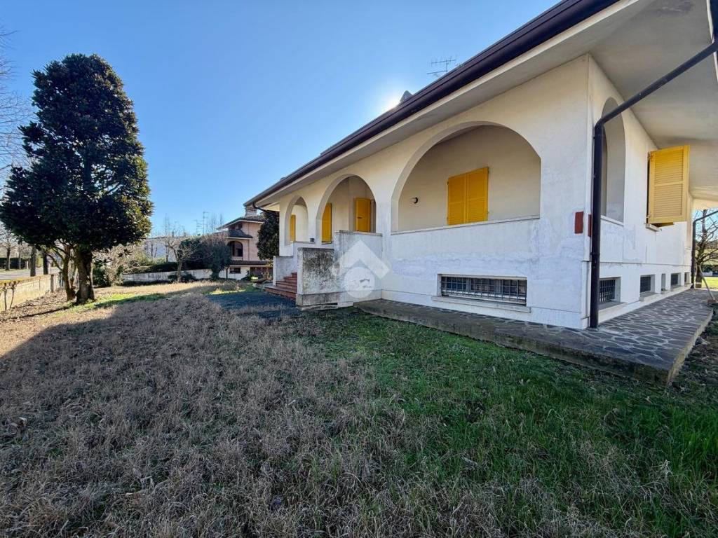 Villa a Reggiolo in Via Wolfgang Amadeus Mozart, 36 - Foto 3