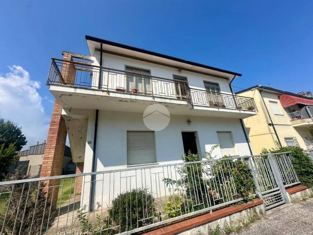Villa a Ravenna in Viale ventiquattro maggio, 27 - Foto 2
