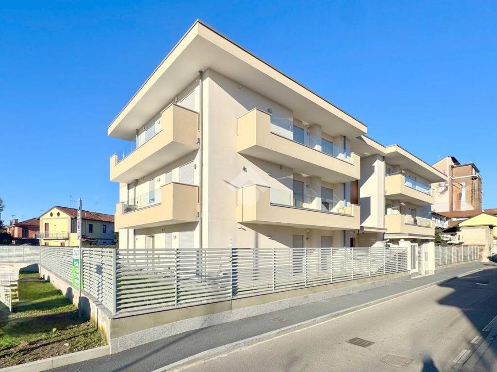 Appartamento a Cornaredo in VIA DANTE ALIGHIERI, 16 - Foto 2