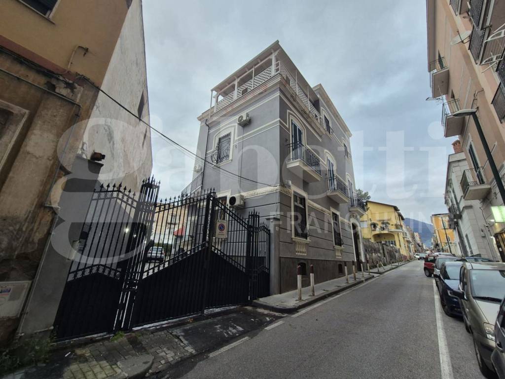 Palazzo / stabile a Torre annunziata - Foto 2
