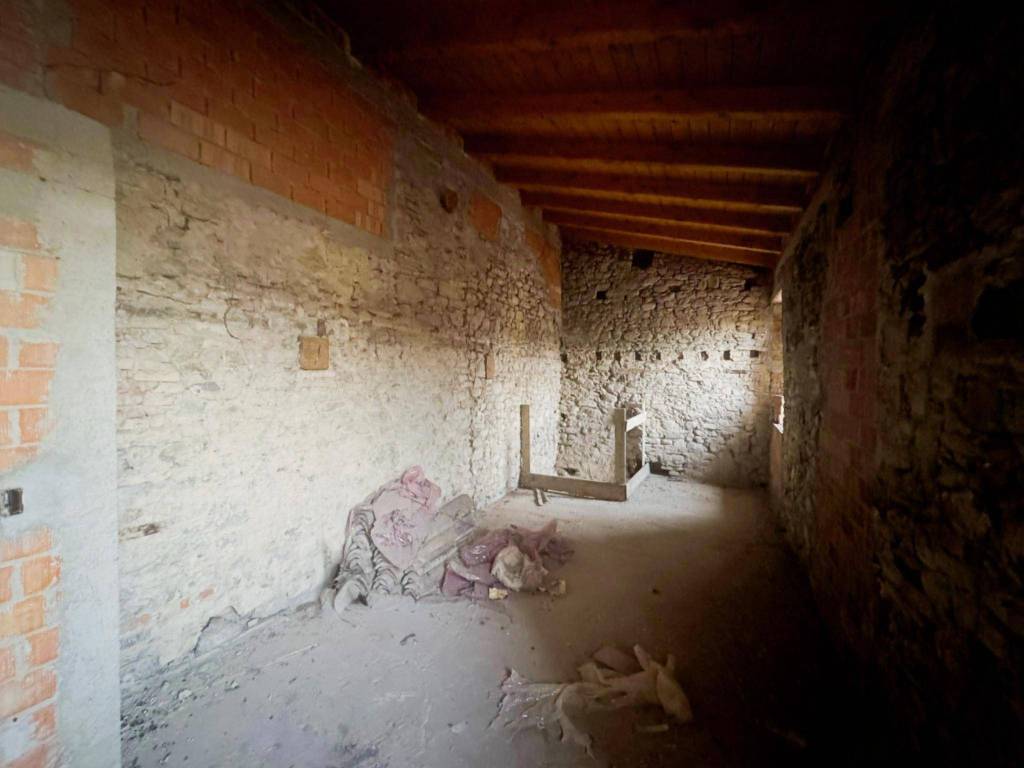 Casa indipendente a Canossa in Piazza Giacomo Matteotti, 35 - Foto 5