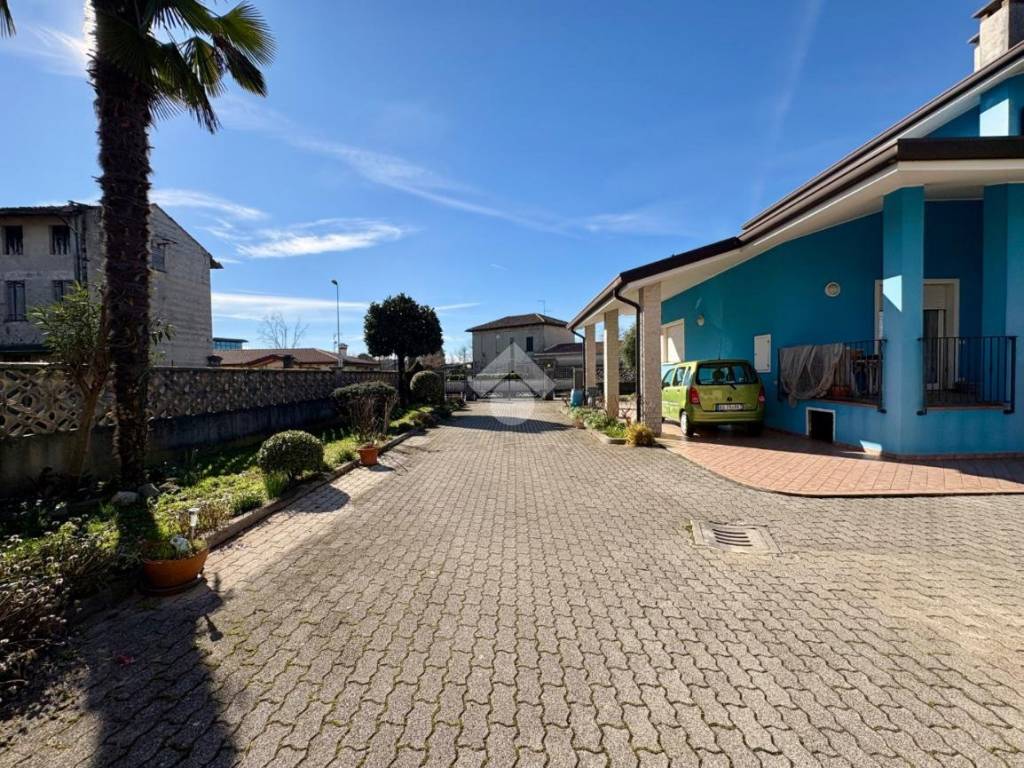 Villa a Sedegliano in Via Giovanni Batta Candotti, 22 - Foto 4