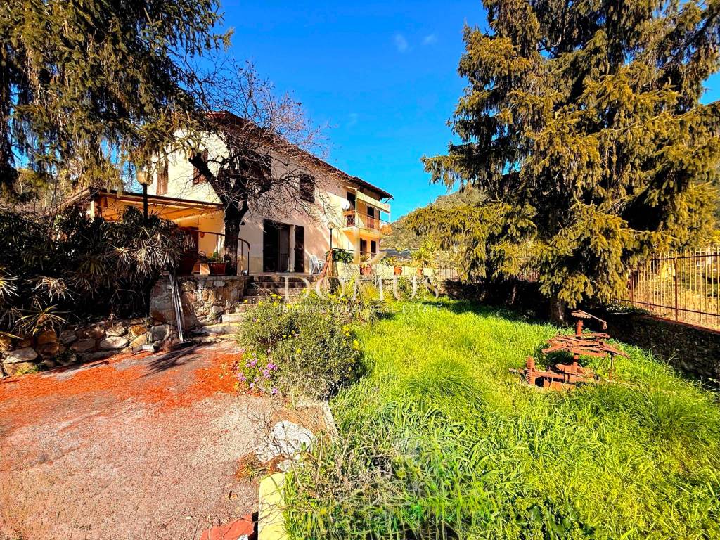 Villa a Dolceacqua in Via Provinciale, 35 - Foto 2