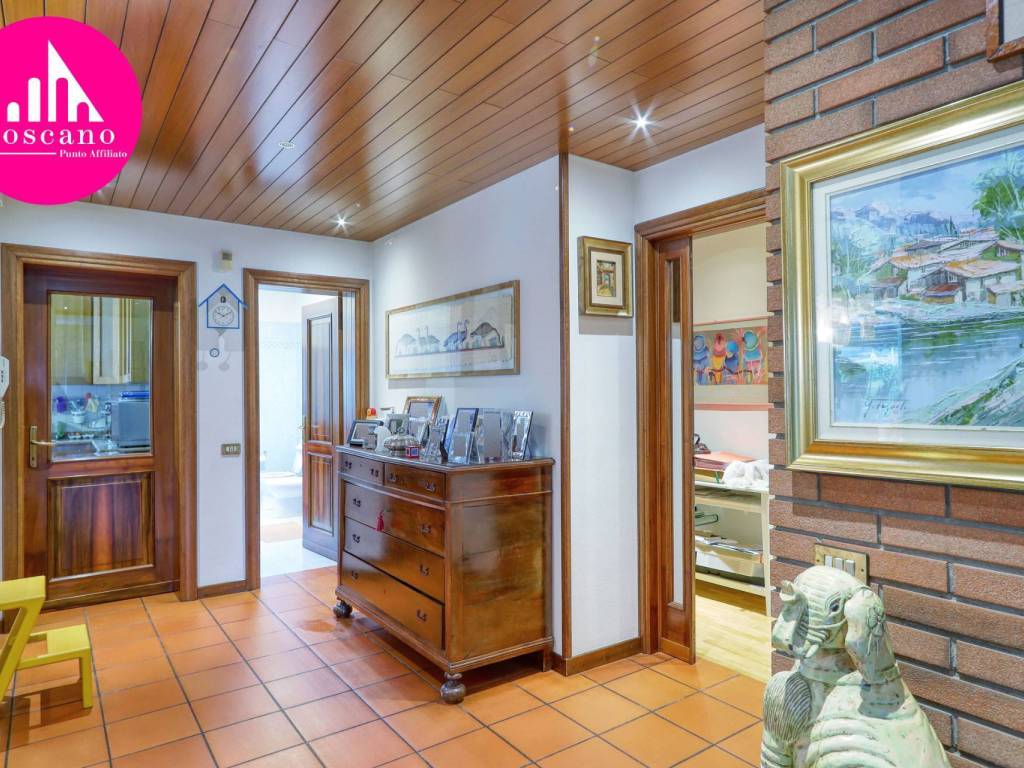 Villa a Besano in via Pirandello, 2 - Foto 4