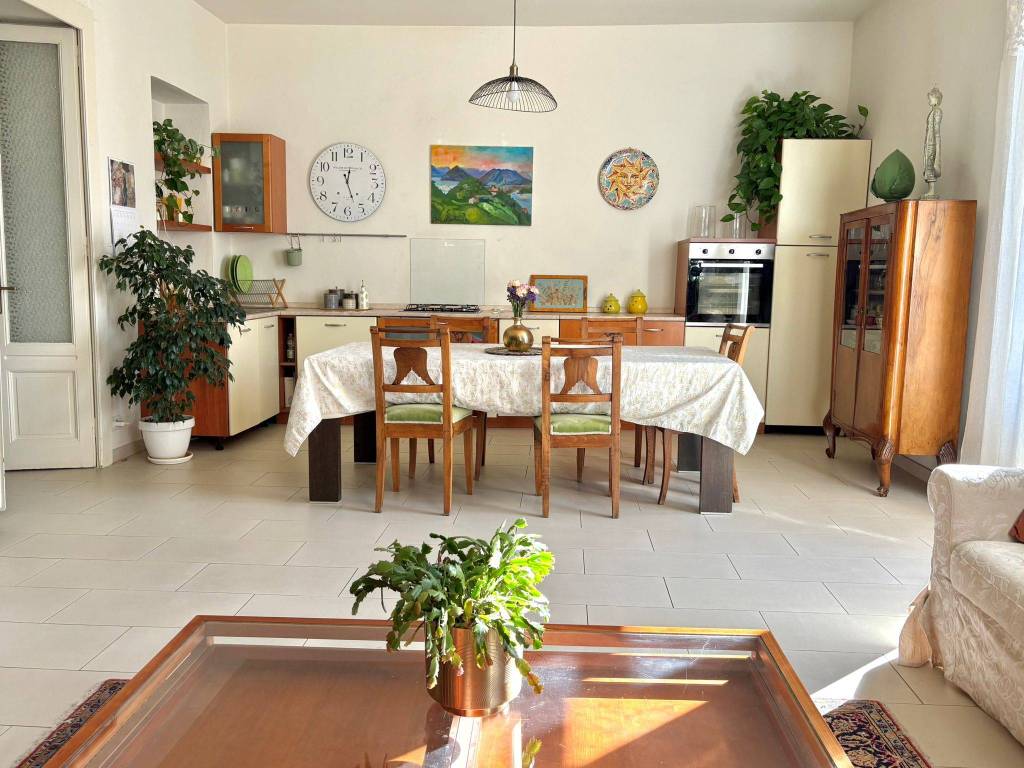 Appartamento a Arona in Via Roma, 33 - Foto 4