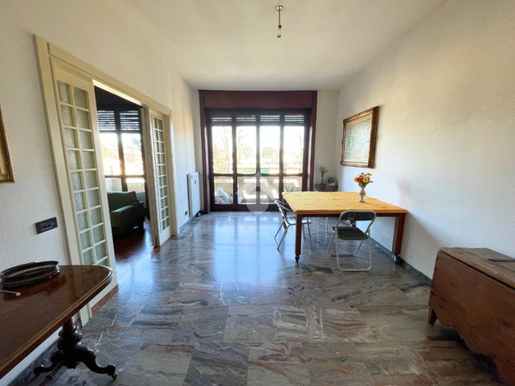 Appartamento a Saronno in Via Angelo Volonterio - Foto 2