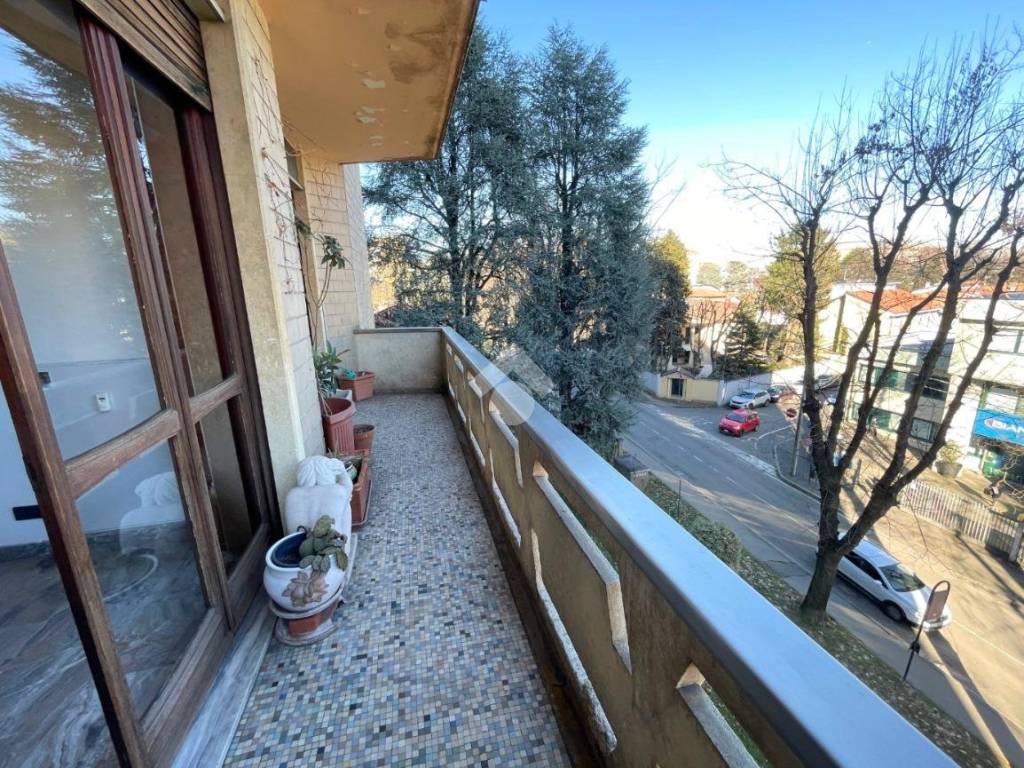 Appartamento a Saronno in Via Angelo Volonterio - Foto 4