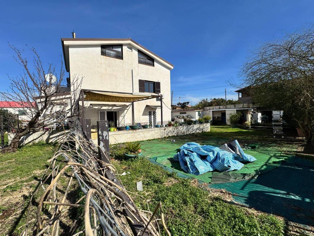 Villa a Giugliano in campania in Via Vicinale Masseria Vecchia - Foto 3