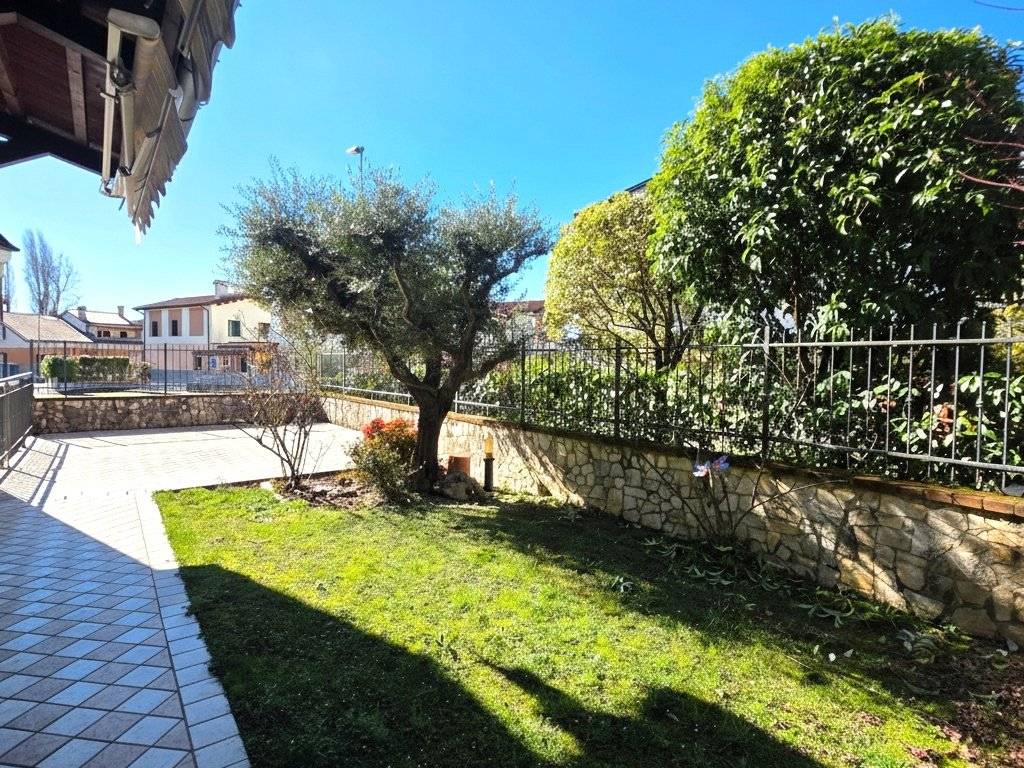 Villa a Vicenza in Strada di Bertesina - Foto 3