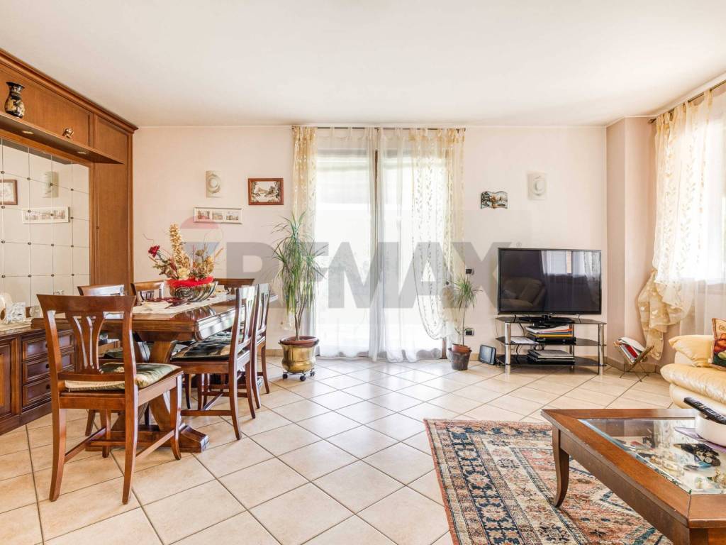 Villa a Samarate in VIA LEONARDO DA VINCI, 215 - Foto 4