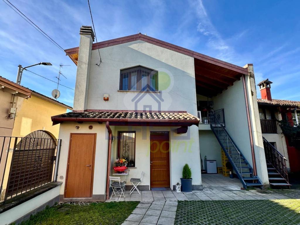 Casa indipendente a Grumello cremonese ed uniti in via cabrini 2 - Foto 2