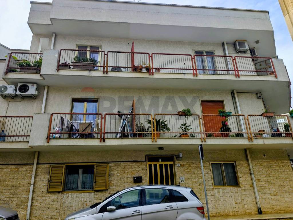 Appartamento a Bitetto in Via Amatulli Pasquale, 5 - Foto 2
