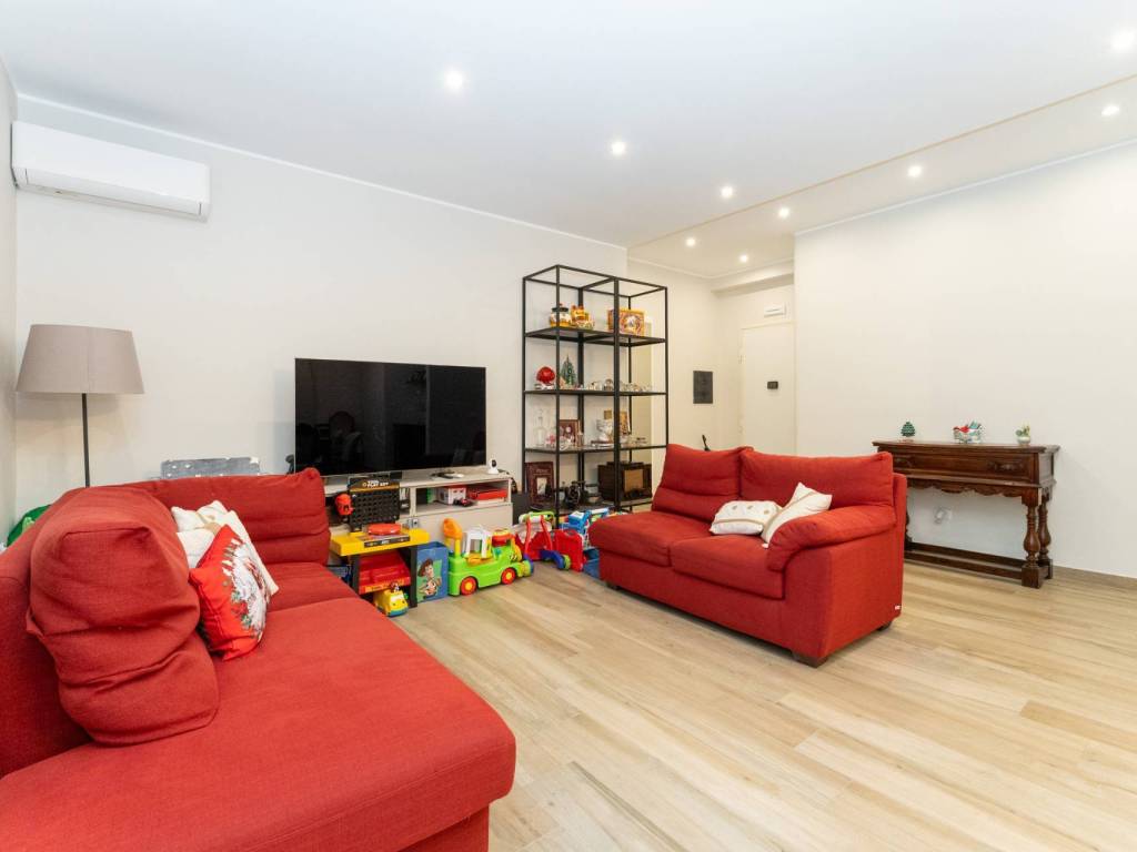 Appartamento a Acireale in via l. ariosto - Foto 4