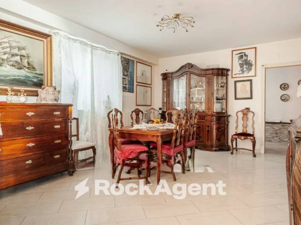 Appartamento a Capurso in Strada Comunale Marrone - Foto 4