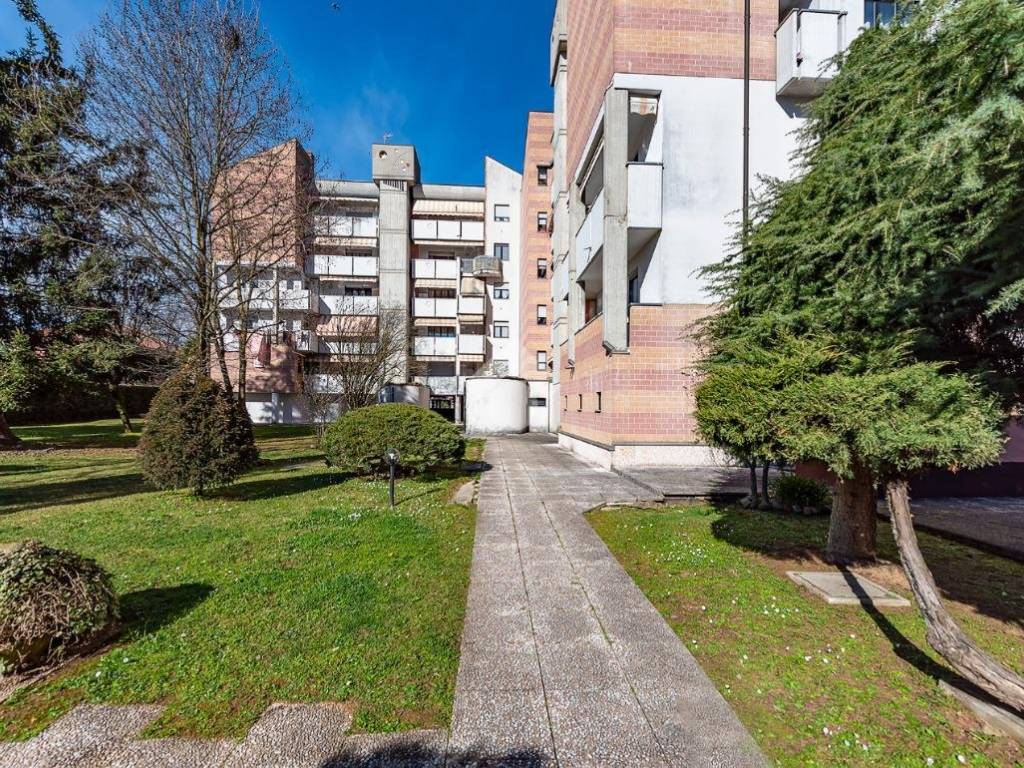 Appartamento a Rescaldina in Via Nenni, 1 - Foto 2