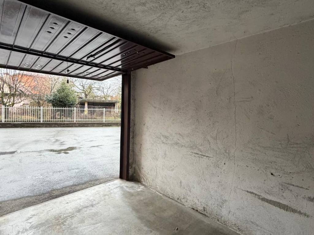 Box / garage a Arona in Via 2 Giugno, 43 - Foto 4