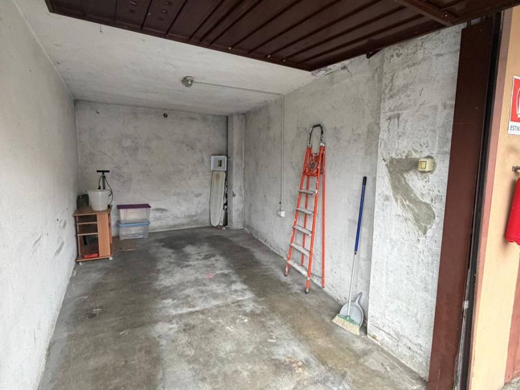 Box / garage a Arona in Via 2 Giugno, 43 - Foto 5