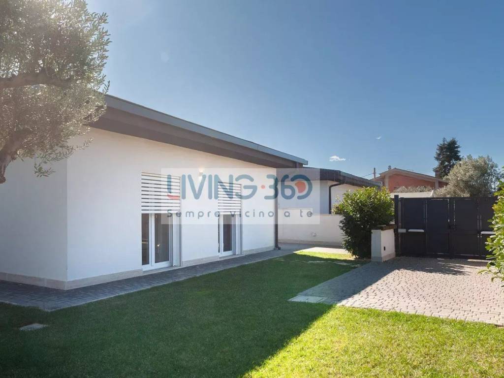 Villa a Anguillara sabazia in Viale Poggio dei Pini - Foto 4