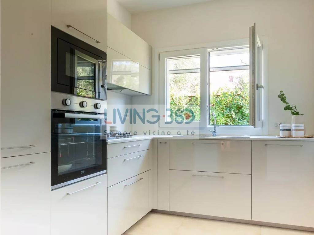 Villa a Anguillara sabazia in Viale Poggio dei Pini - Foto 5