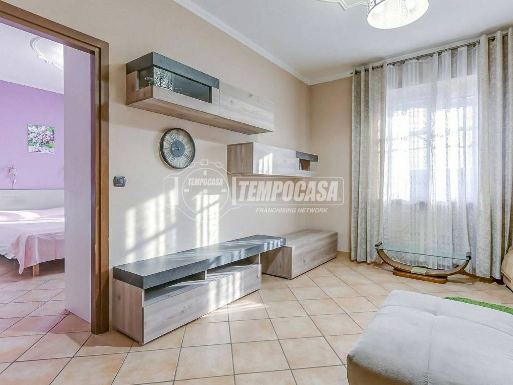 Appartamento a Castelletto sopra ticino in Via Monte Rosa - Foto 5