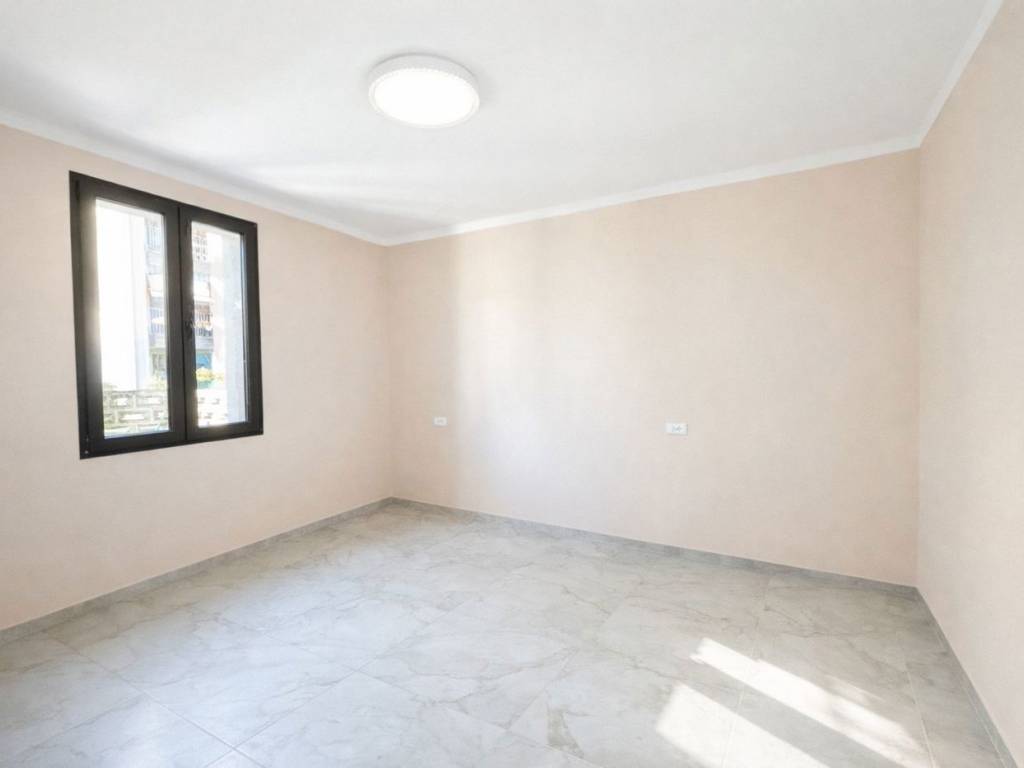 Villa a Legnago in Piazzetta G. Carducci, 1 - Foto 2