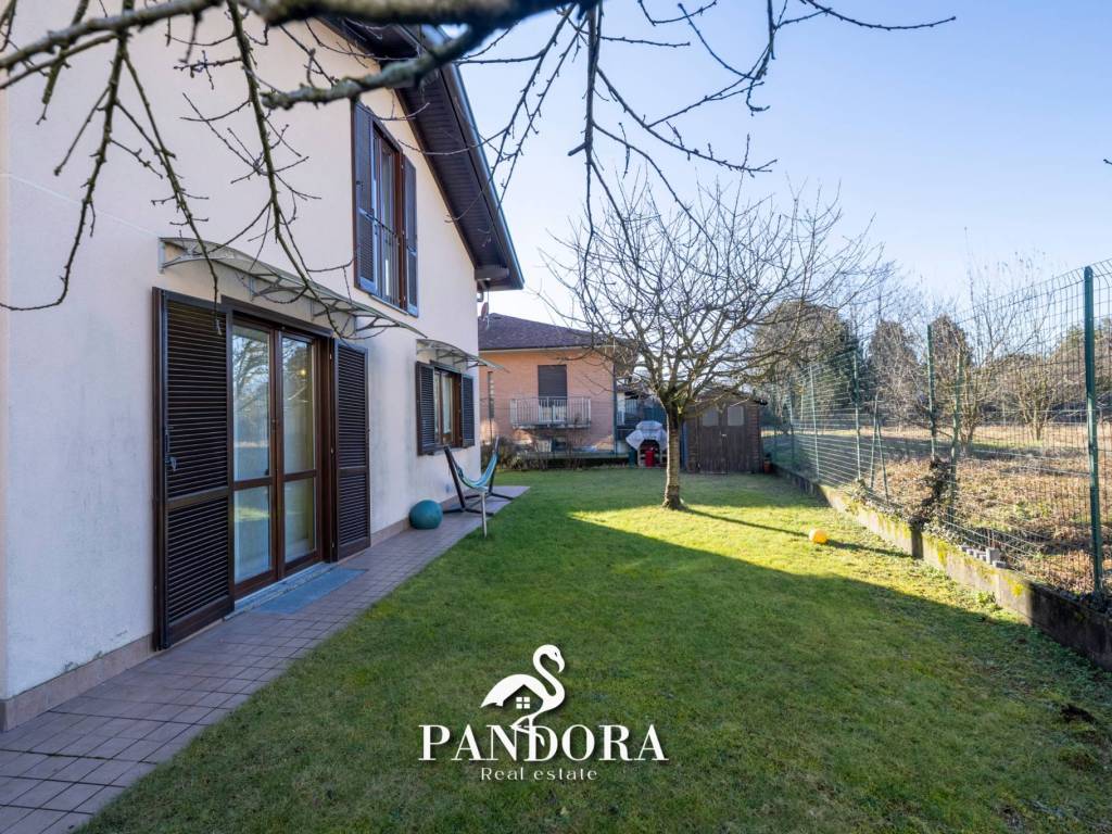 Villa a Besnate in Via Giosuè Carducci - Foto 2