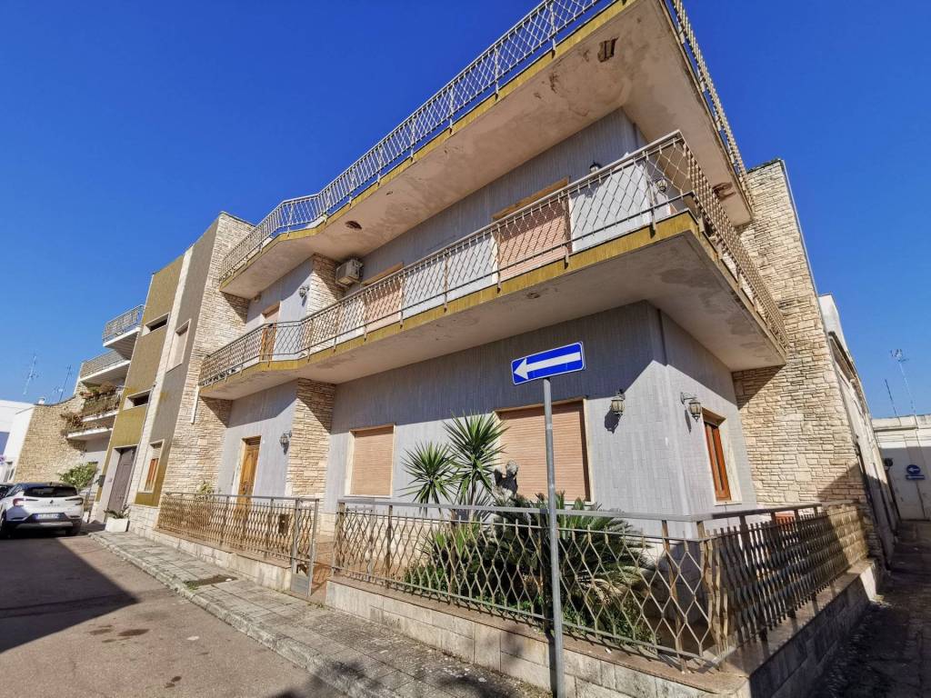 Casa indipendente a Lequile in Via Verona, 1 - Foto 2