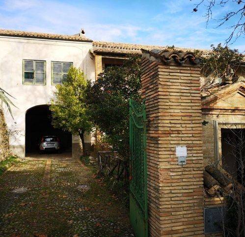 Villa a Penne in Via G. Rossa 3 - Foto 2