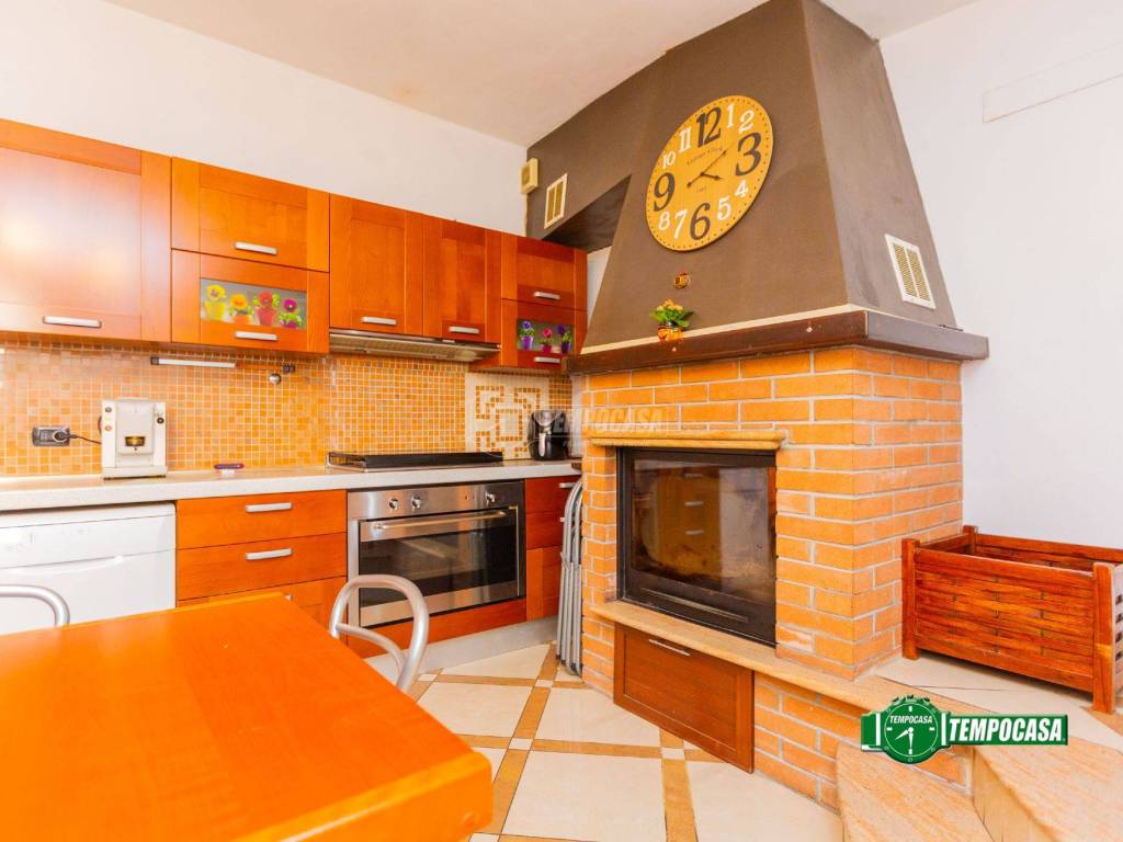 Casa indipendente a Castellanza in Viale Lombardia 65 - Foto 4