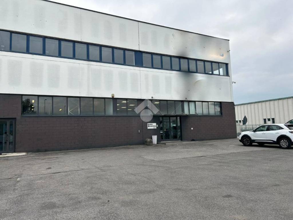 Immobile a Capriano del colle in Via Industriale, 122 - Foto 3