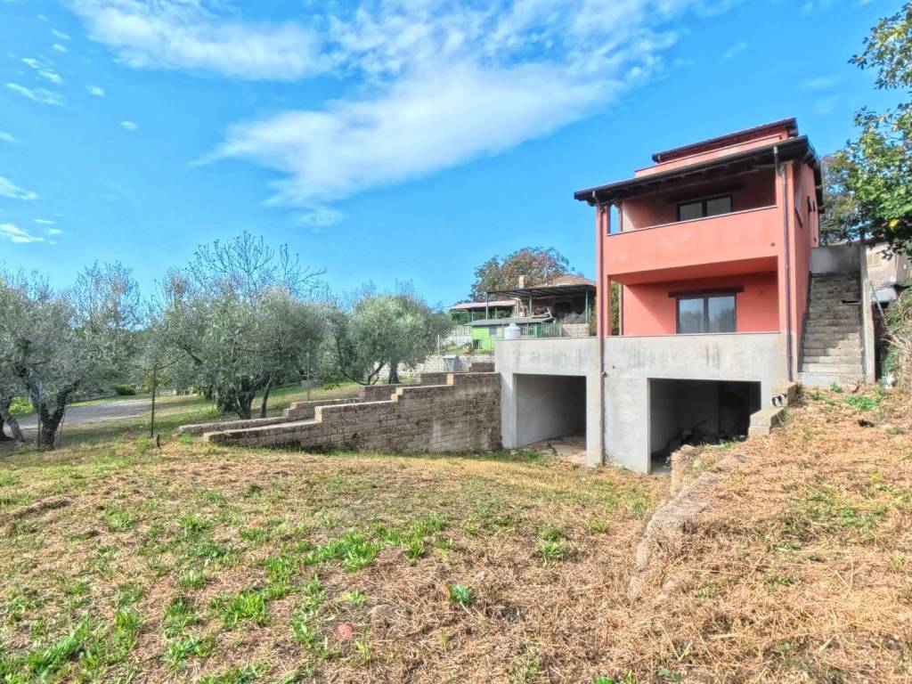 Villa a Vetralla in Strada dei Berni - Foto 2