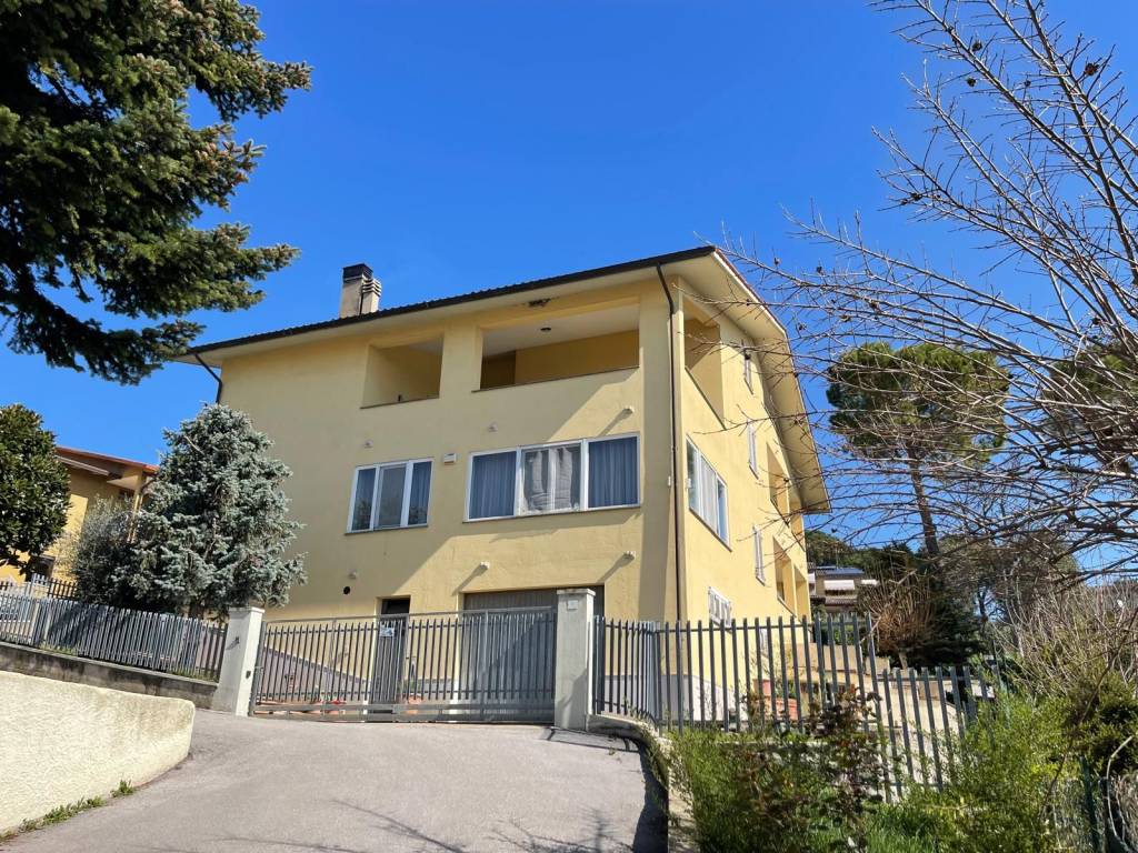 Villa a Perugia in Via della Filarmonica - Foto 4