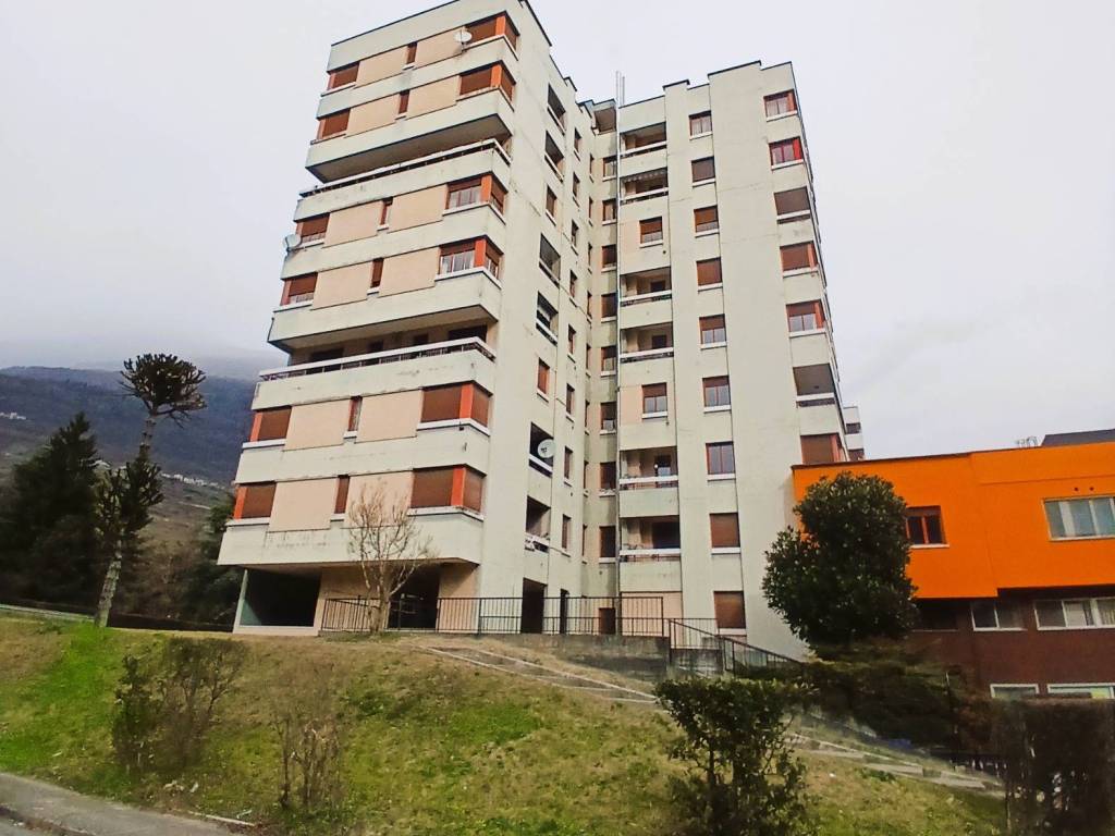 Appartamento a Sondrio in Via Andrea Maffei, 90 - Foto 2