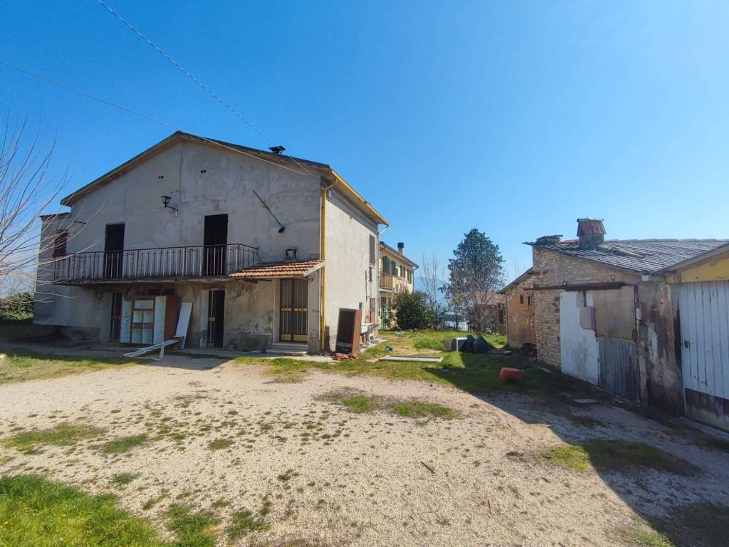 Casa indipendente a Montefalco in Strada Provinciale di La Bruna - Foto 2