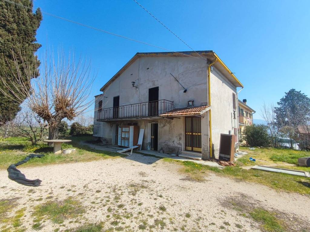 Casa indipendente a Montefalco in Strada Provinciale di La Bruna - Foto 3