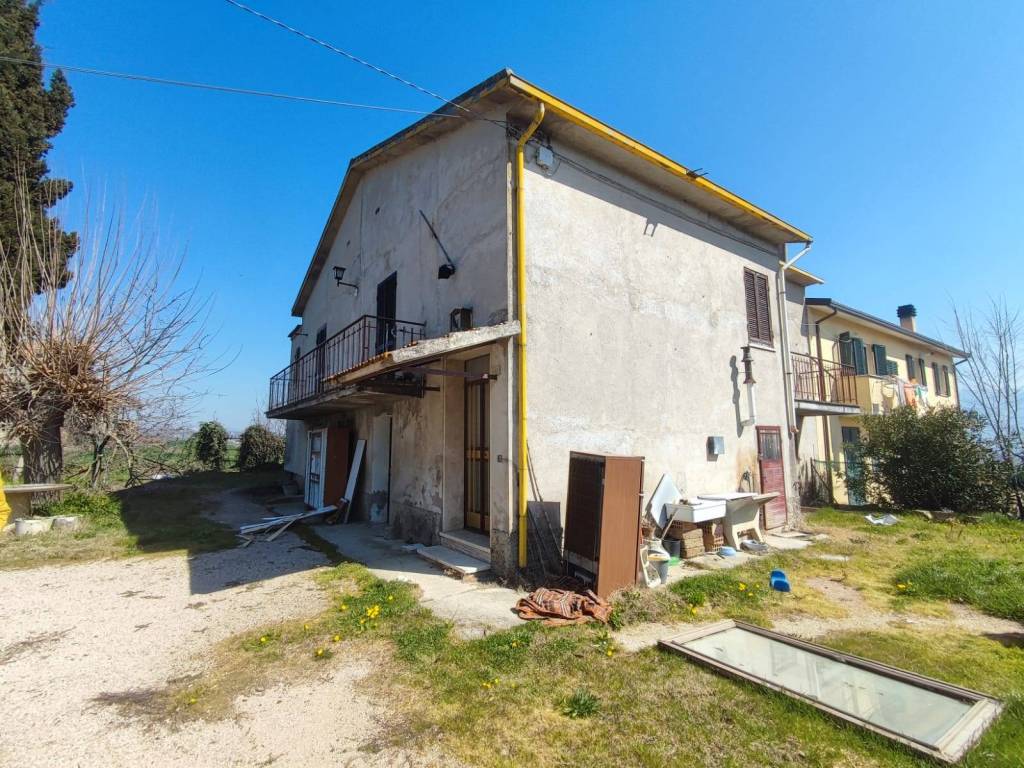 Casa indipendente a Montefalco in Strada Provinciale di La Bruna - Foto 5
