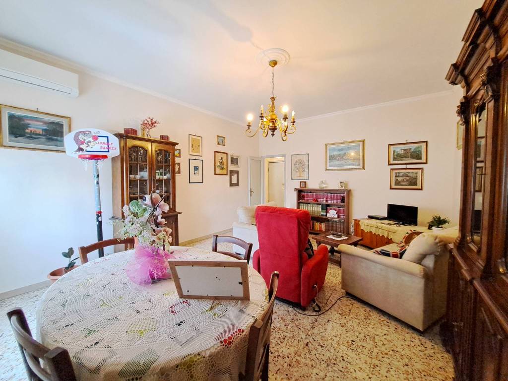 Appartamento a Lucca in Via Francesco Ferraris, 26 - Foto 3