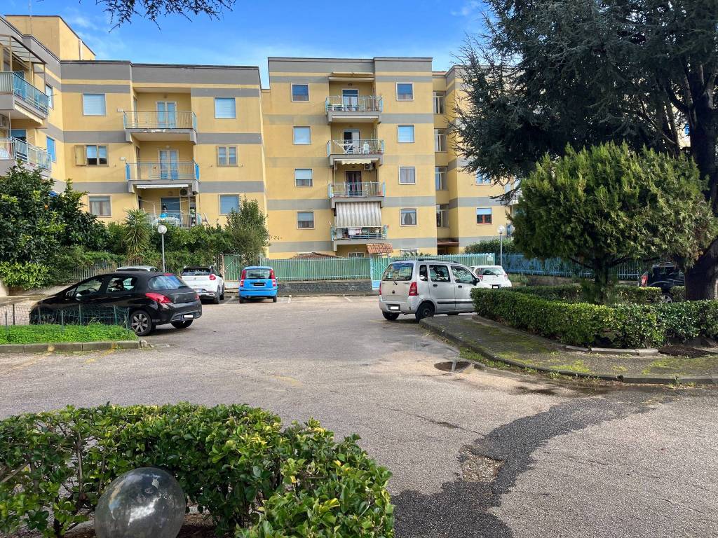 Appartamento a Pozzuoli in Via Alfredo Panzini - Foto 2